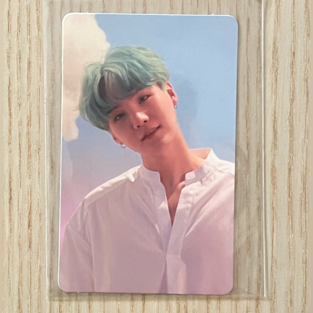Authentic first print suga photocard version O